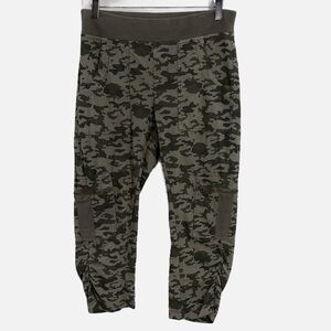 Wearables XCVI Camo Ruched Cargo Crop Pants Utility Stretch XS